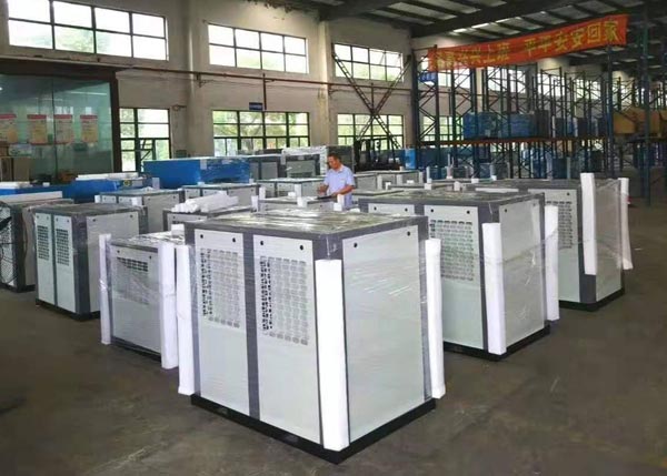 低壓螺桿空壓機廠房展示